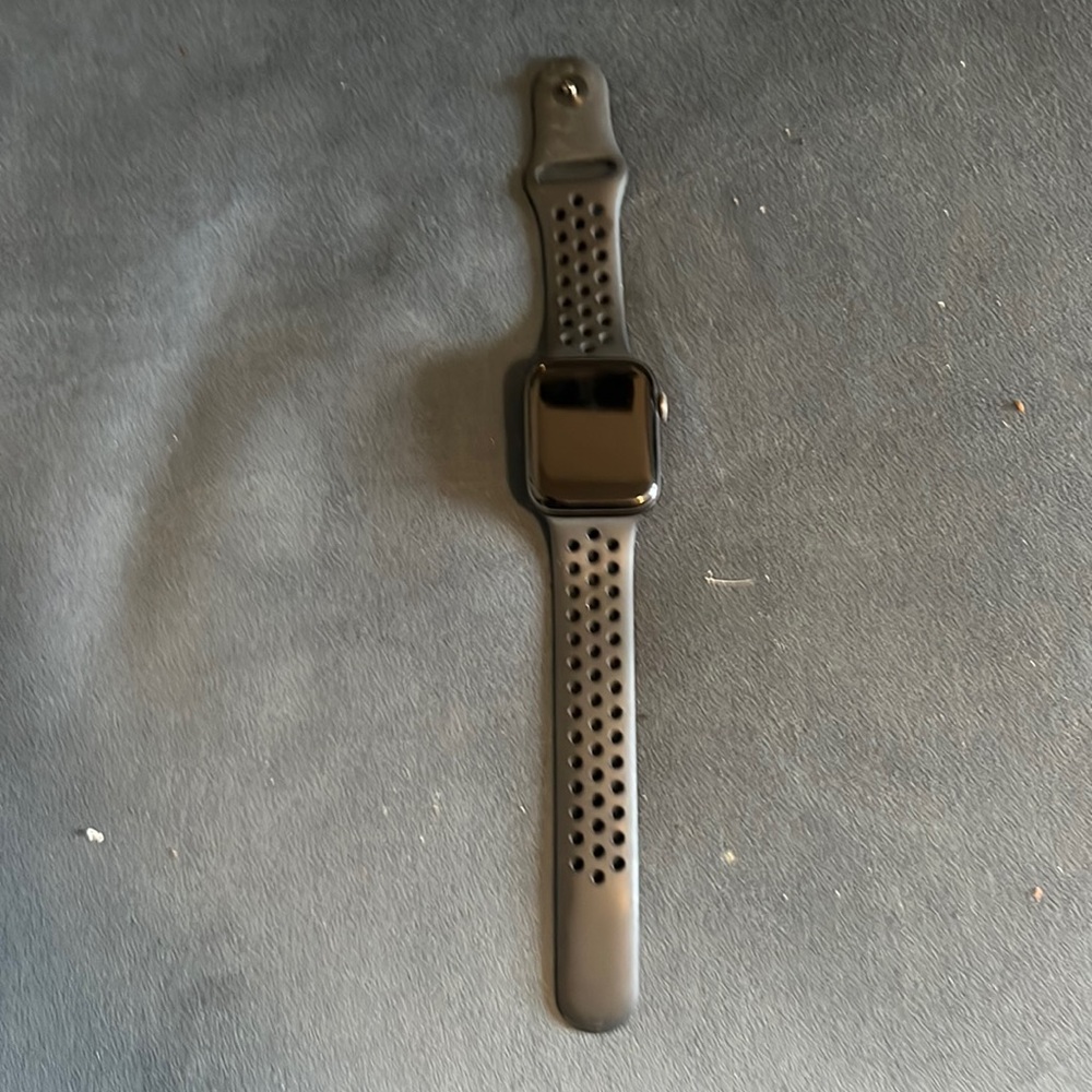 44 mm apple nike watch series 5